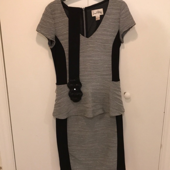 Dress - Picture 7 of 8